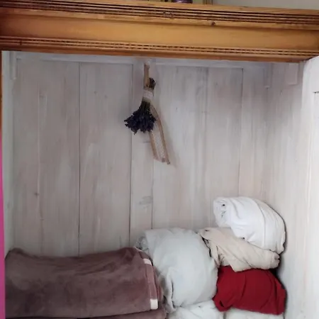 štempel Karol , Bělá Pod Pradědem, Domašov 412 Prázdninový dům *